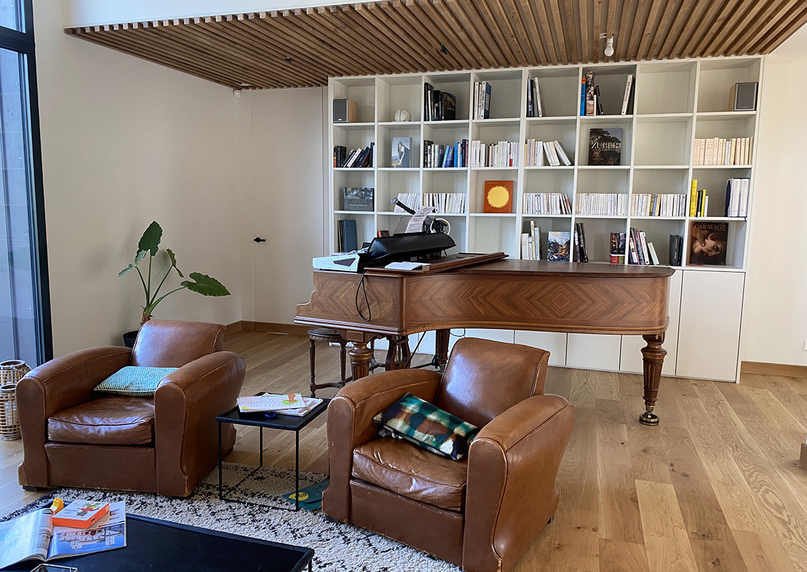 Bibliothèque sur mesure / Portes battantes / Mdf